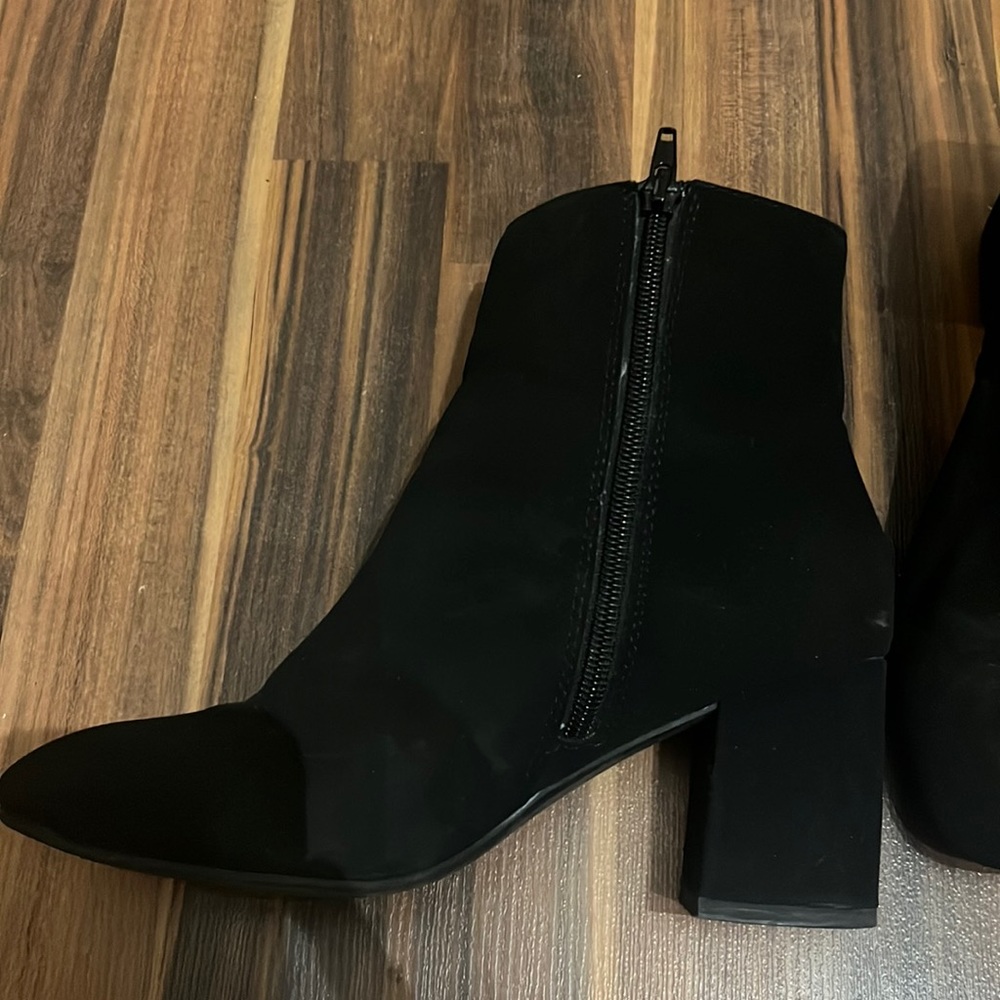 black booties 🖤